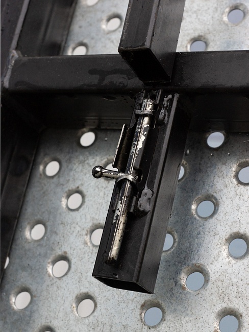 Настил перфорированный оцинкованный с люком и лестницей для строительных лесов 0,6х3,0 м фото 5